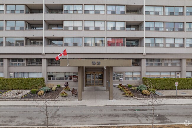 Entrée - 53 Thorncliffe Park Drive