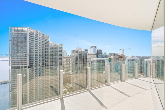 Foto del edificio - 300 Biscayne Blvd Way