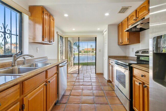 Building Photo - 1271 SW 124th Ct