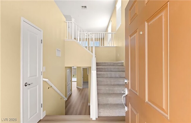 Building Photo - 1156 Via Laterna