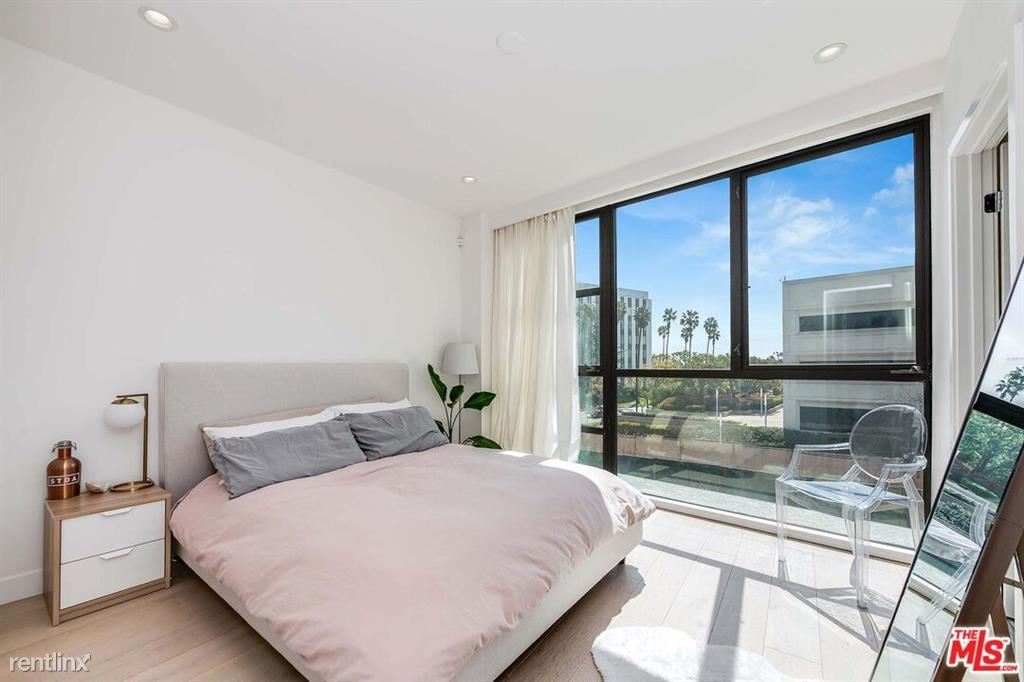 Primary Photo - 3 br, 3.5 bath House - 4721 Wilshire Blvd