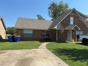 Building Photo - 530 Glen Cove St