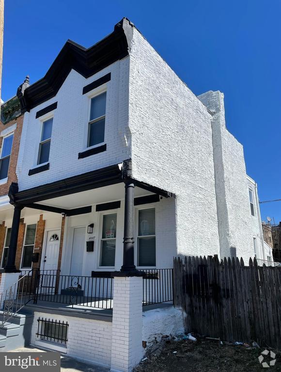 Building Photo - 4447 N 19th St