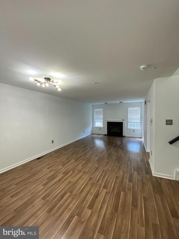 Foto del edificio - 3024 Juniper Ln