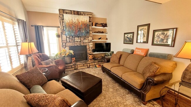 Foto del edificio - 294 Cobblestone Dr