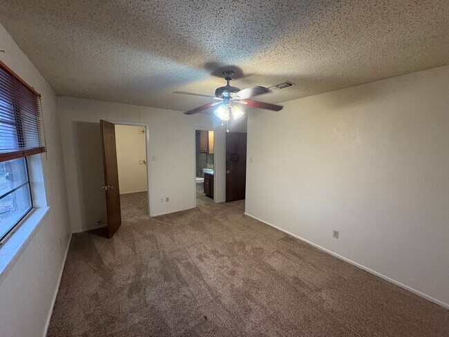 Foto del edificio - Spacious Living In Lubbock's Northwest Cor...