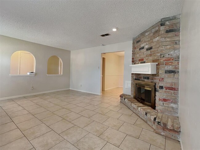Building Photo - 16726 Britford