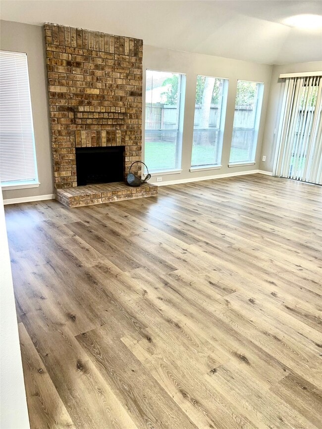 Foto del edificio - 3111 Timber View Dr