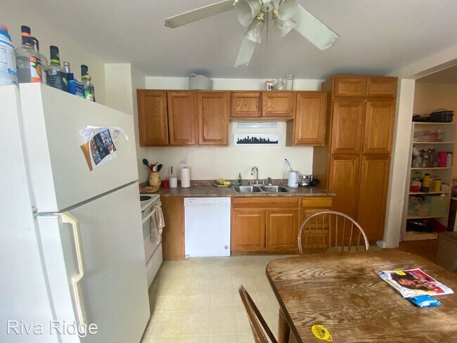 Building Photo - 5 br, 2 bath House - 1921 Larkins Way