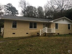 Building Photo - 4334-4404 Fairview Dr