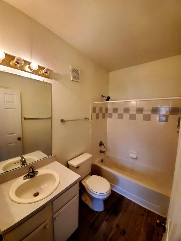 Building Photo - 13810 Sutton Park Dr N