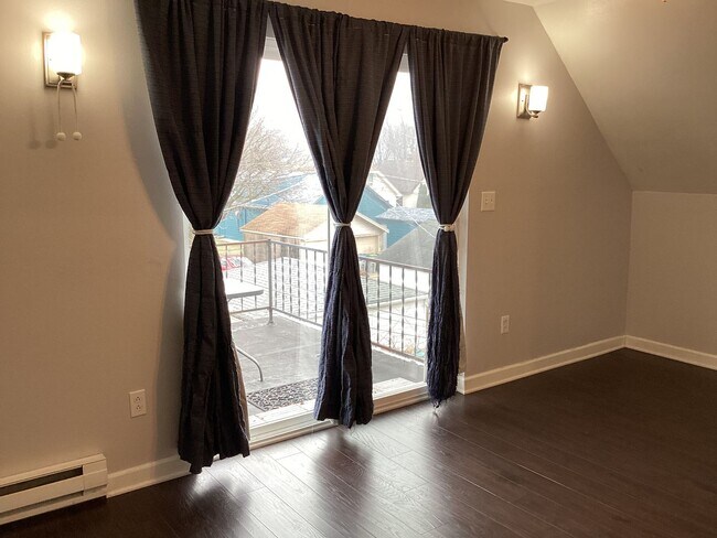Building Photo - Bayview SFH 3 Bedroom/2 Full Baths w/ 2.5 ...