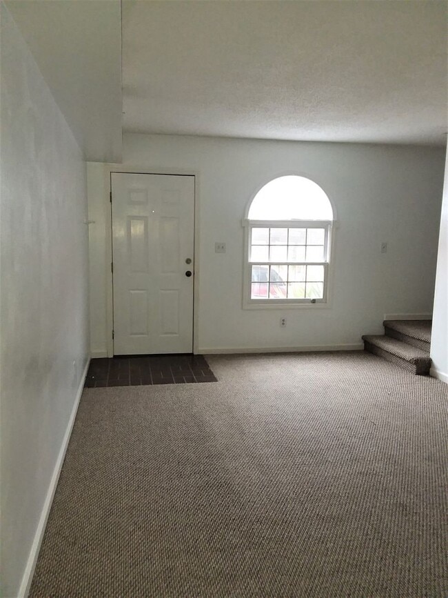 Building Photo - 2 Bedroom / 1.5 Bath Condo Kingsport TN