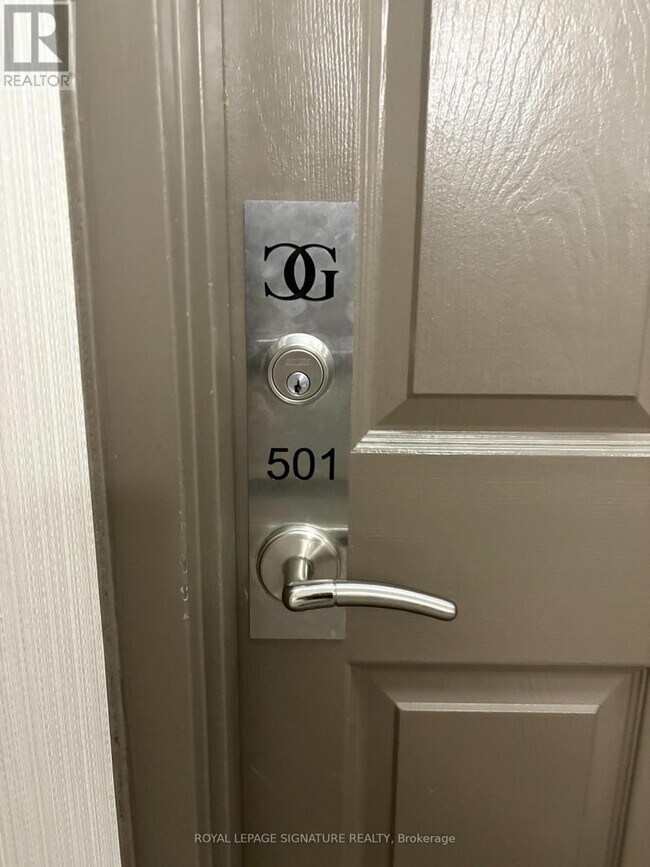 Photo du bâtiment - 309 Major Mackenzie Dr E