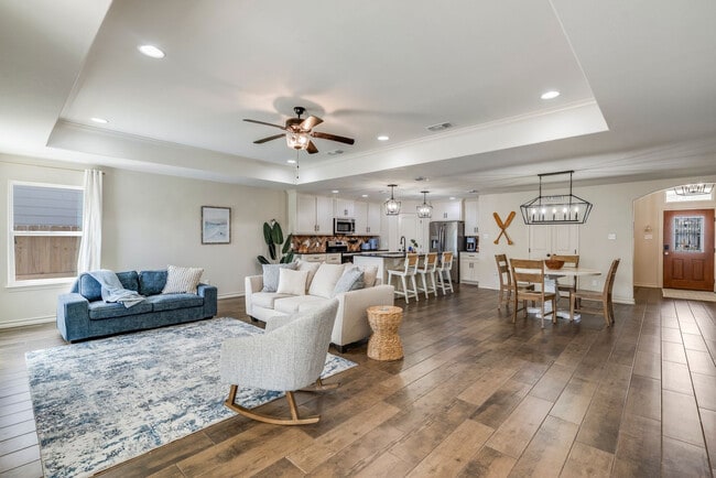 Building Photo - 3230 Creek Side Dr