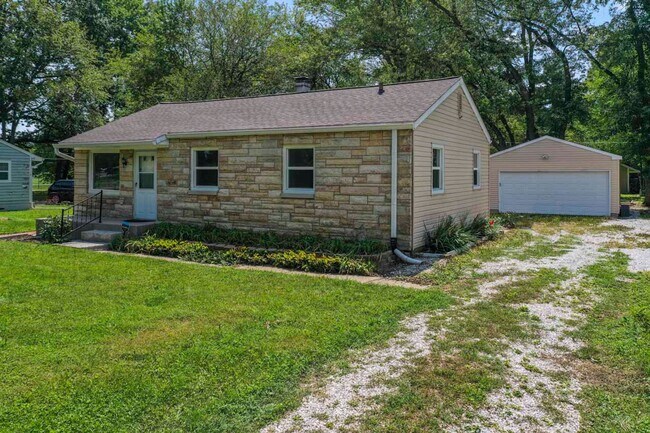 Foto del edificio - 1909 Mayfair Dr