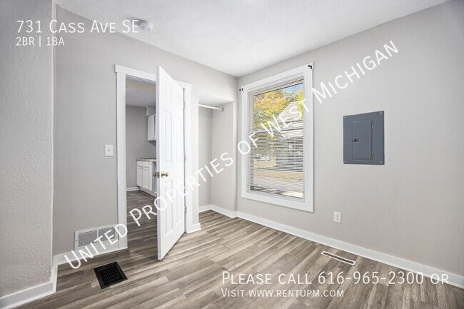 Building Photo - 731 Cass Ave SE