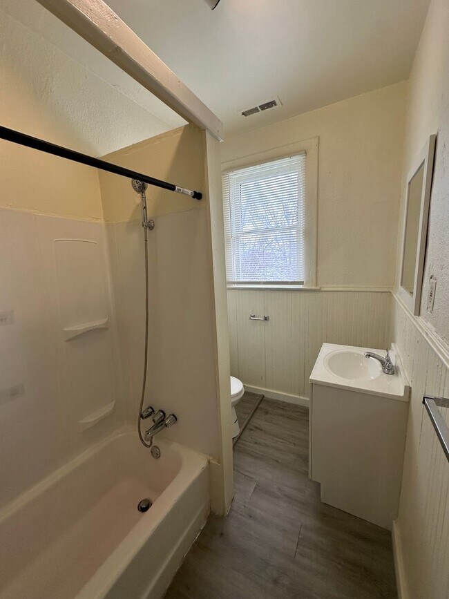 Foto del edificio - 1012-1014 Hartford St-SUNCREST