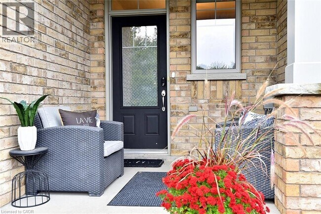 Photo du bâtiment - 310 Fall Fair Way