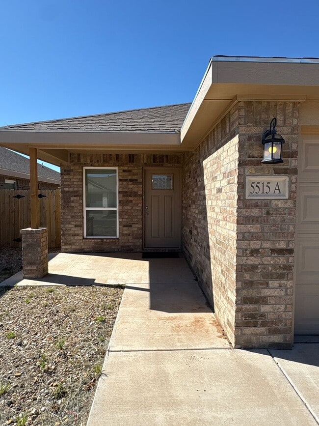 Building Photo - 5515 Kemper St