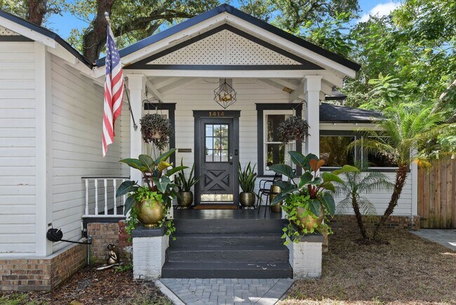 Foto del edificio - Fully Furnished bungalow in the heart of O...