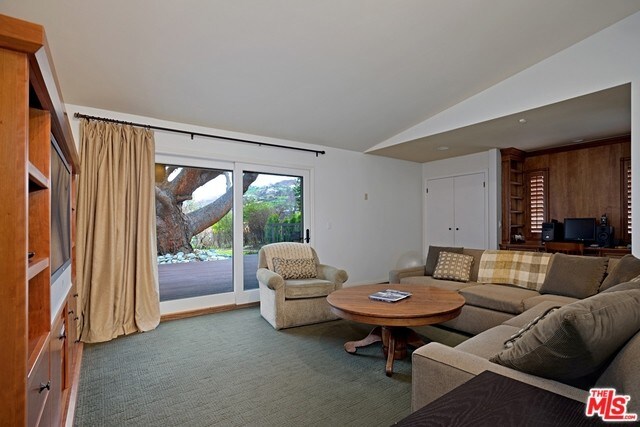 Foto del edificio - 5703 Busch Dr
