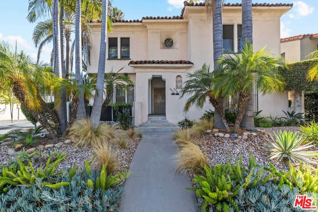 Foto principal - 8000 4th St