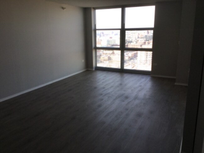 Foto del edificio - 300 N Clinton St