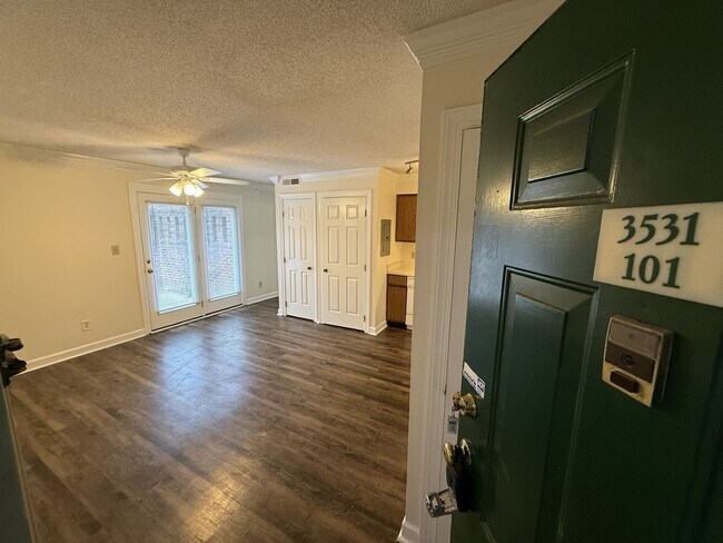 Foto del edificio - 3531-101 Ivy Commons Dr