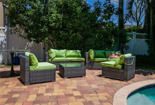Foto del edificio - 5067 SW 162nd Ave