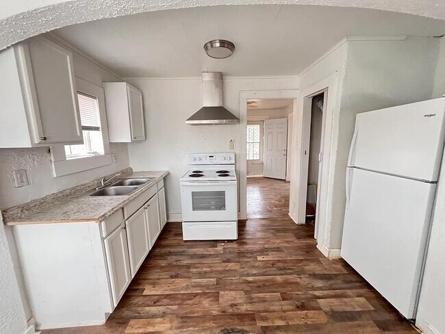 Foto del edificio - 1325 Finley Ave