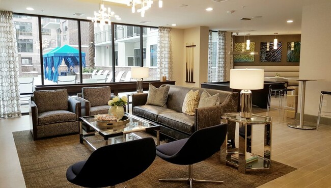 Lounge Area - Skyline at Midtown