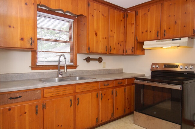 Building Photo - 3208 Ruffin St