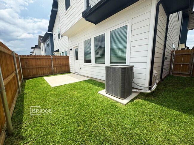 Foto del edificio - WESTON-33154 Oak Heights Place, Magnolia, ...