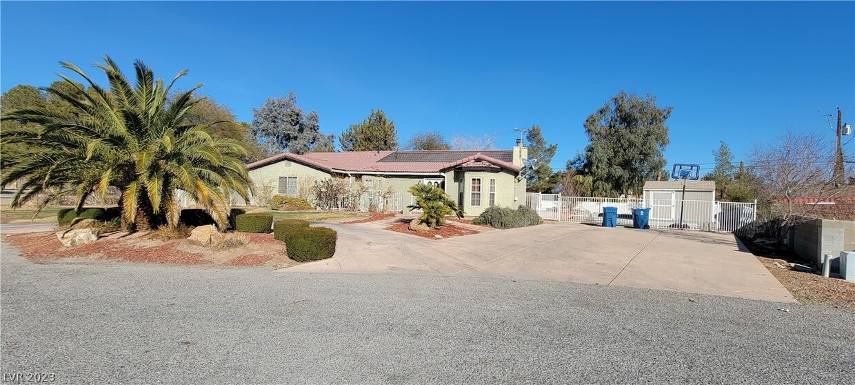 Primary Photo - 3325 W Pebble Rd