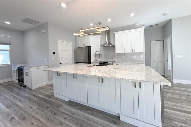 Building Photo - 13305 79th St