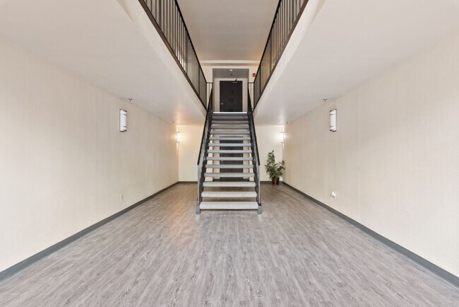 Foto del edificio - 7900 Harwood Ave