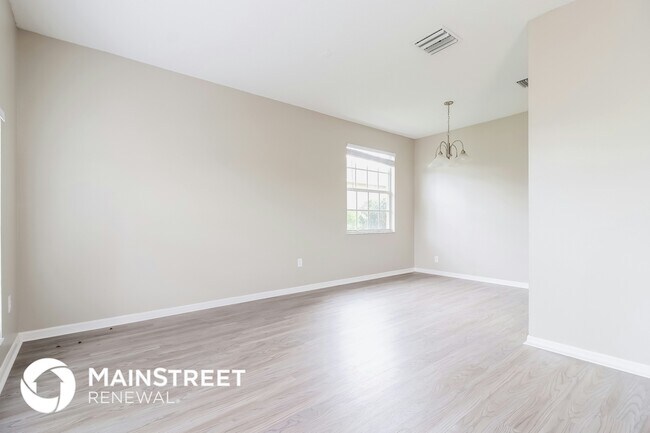 Foto del edificio - 1921 Tilden Pl