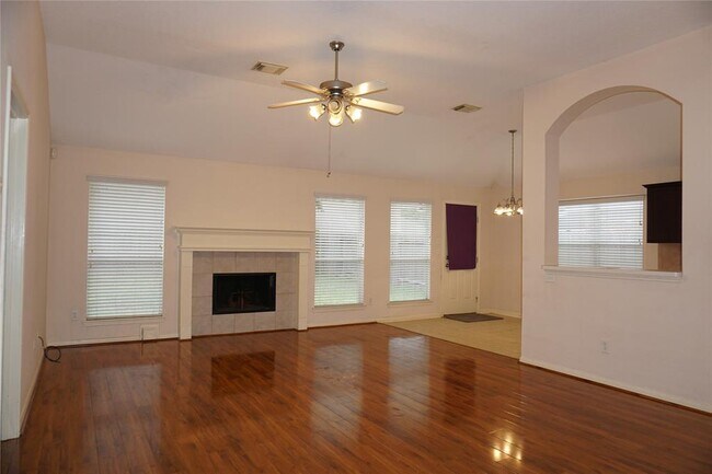 Foto del edificio - 6519 Greenhouse Rd