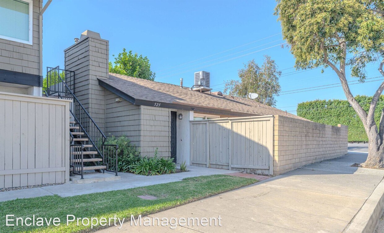 Primary Photo - 3 br, 2 bath House - 525 W. Dunton Ave #1