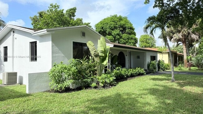 Foto del edificio - 460 NW 90th St