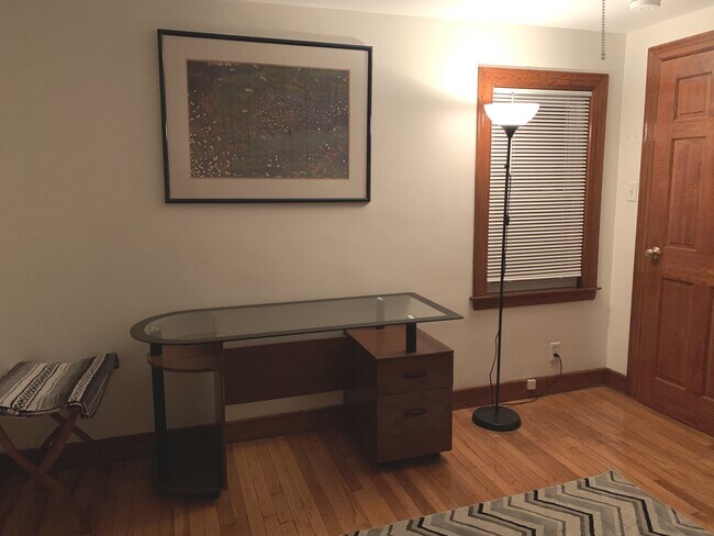 bedroom - 6 Notre Dame Ave