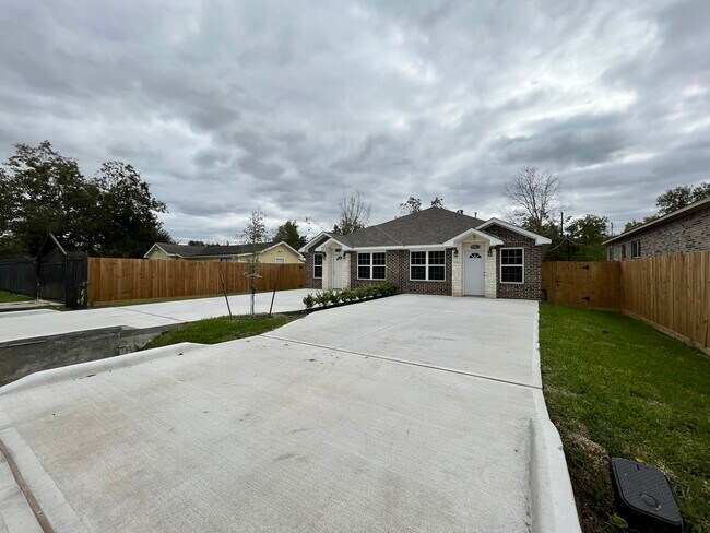 Foto del edificio - 5706 Howell St