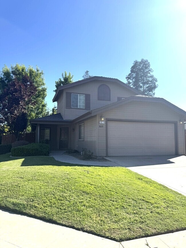 Building Photo - 829 E Chickadee Ct