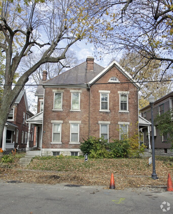 Foto principal - 35-37 W Riverview Ave