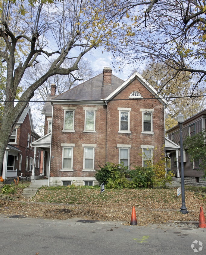 Primary Photo - 35-37 W Riverview Ave