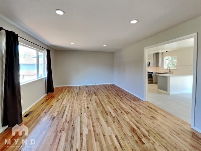 Building Photo - 3450 Pierremont Rd