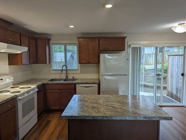 Photo - 1108/1110 W. 36th Street Apartment