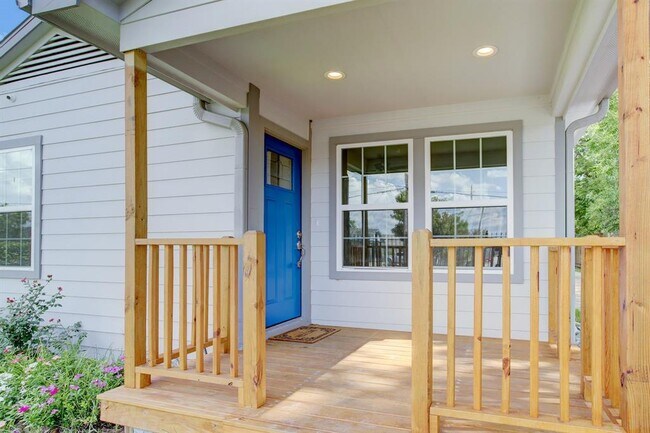 Foto del edificio - 4740 Redbud St