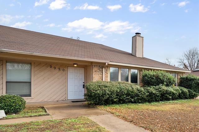 Building Photo - 2920 Hilltop Dr